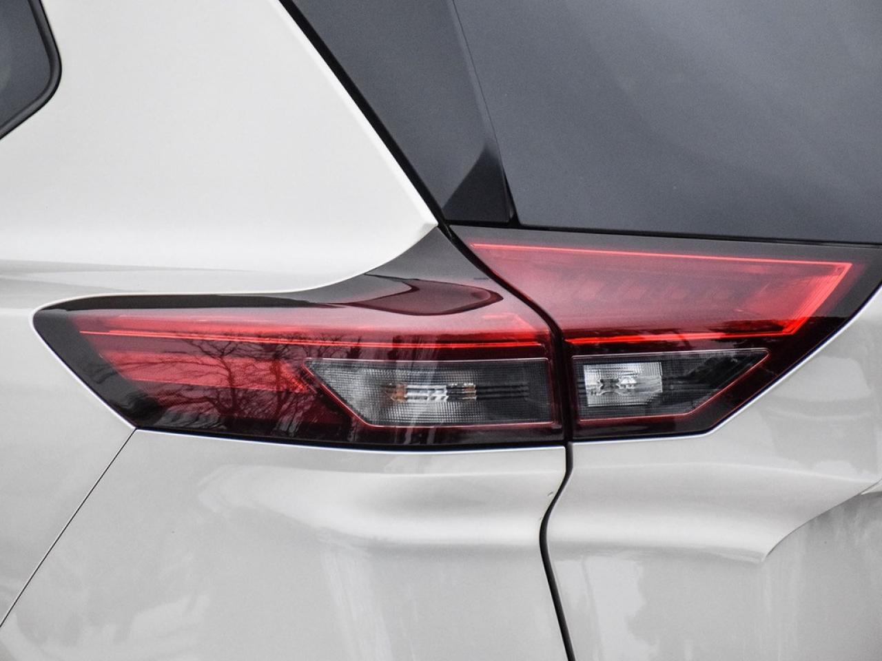 2023 Nissan Rogue SV Moonroof |SVPANOROOF|AWD|TOUCHSCREEN|1.5T|BSPOT|18S| Photo