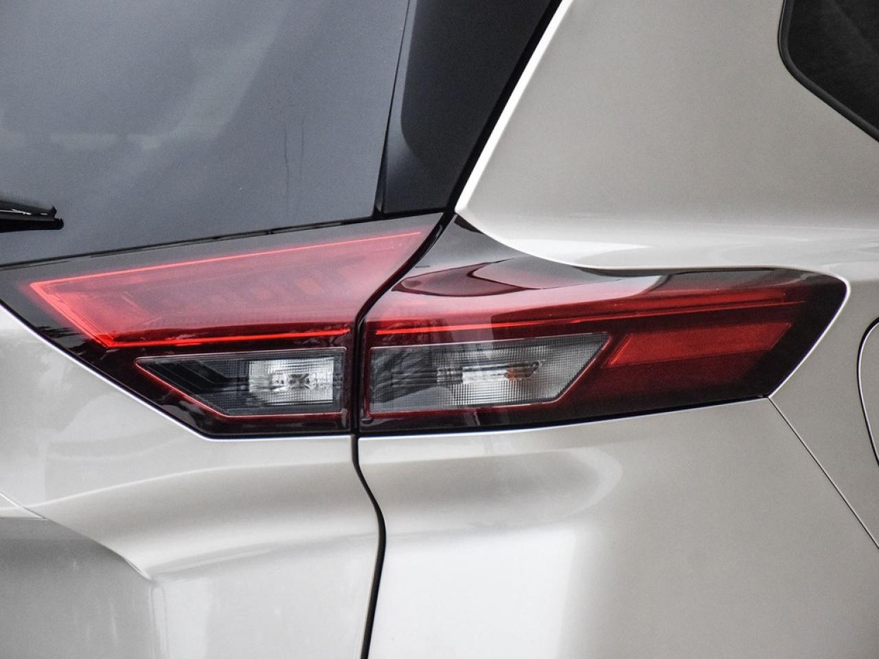 2023 Nissan Rogue SV Moonroof |SVPANOROOF|AWD|TOUCHSCREEN|1.5T|BSPOT|18S| Photo