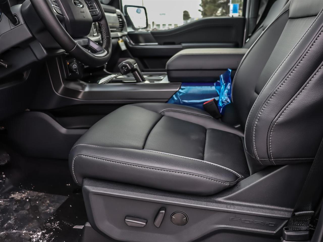 2025 Ford F-150 Lariat Photo