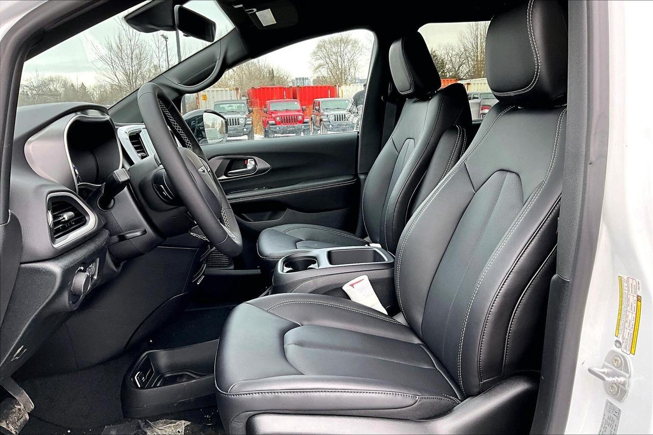 2026 Dodge Grand Caravan SXT | Power Doors & Lifgate | Leather | Stow N Go Photo