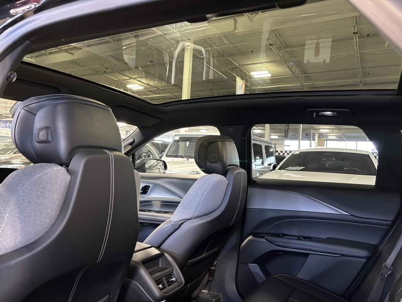 2024 Cadillac LYRIQ Tech|1SA|RWD|CLUSTERNAV|FULLPANOROOF|LEATHER|CAM|+ - Photo #7