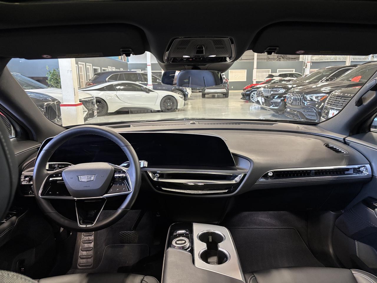 2024 Cadillac LYRIQ Tech|1SA|RWD|CLUSTERNAV|FULLPANOROOF|LEATHER|CAM|+ - Photo #11