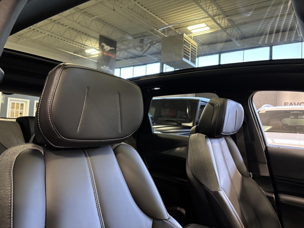 2024 Cadillac LYRIQ Tech|1SA|RWD|CLUSTERNAV|FULLPANOROOF|LEATHER|CAM|+ - Photo #14