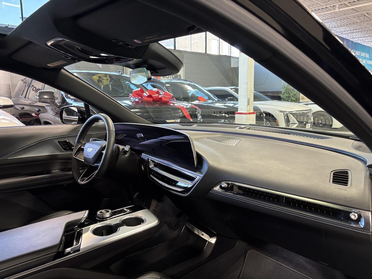 2024 Cadillac LYRIQ Tech|1SA|RWD|CLUSTERNAV|FULLPANOROOF|LEATHER|CAM|+ - Photo #13