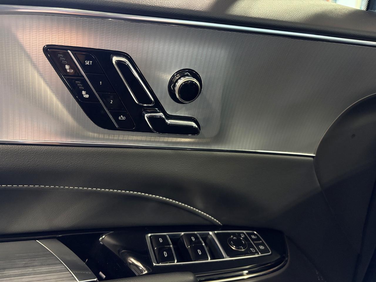 2024 Cadillac LYRIQ Tech|1SA|RWD|CLUSTERNAV|FULLPANOROOF|LEATHER|CAM|+ - Photo #16