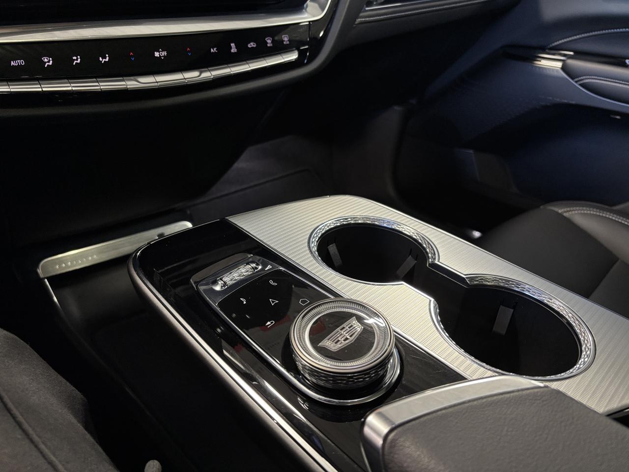 2024 Cadillac LYRIQ Tech|1SA|RWD|CLUSTERNAV|FULLPANOROOF|LEATHER|CAM|+ - Photo #17