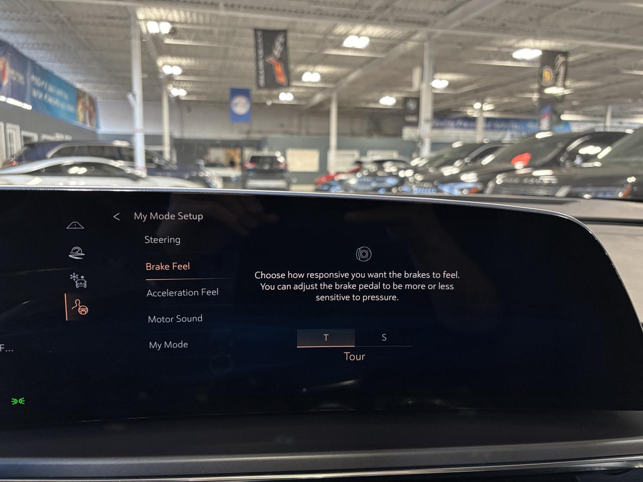 2024 Cadillac LYRIQ Tech|1SA|RWD|CLUSTERNAV|FULLPANOROOF|LEATHER|CAM|+ - Photo #31