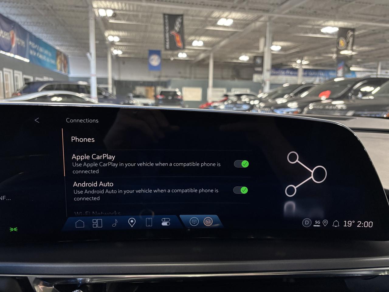 2024 Cadillac LYRIQ Tech|1SA|RWD|CLUSTERNAV|FULLPANOROOF|LEATHER|CAM|+ - Photo #34