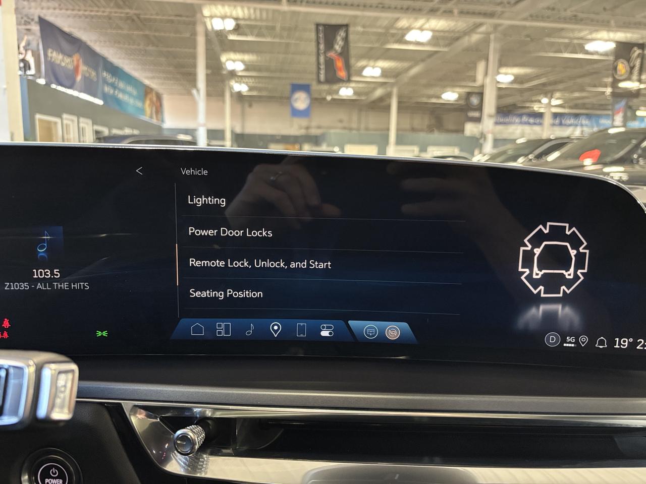 2024 Cadillac LYRIQ Tech|1SA|RWD|CLUSTERNAV|FULLPANOROOF|LEATHER|CAM|+ - Photo #38