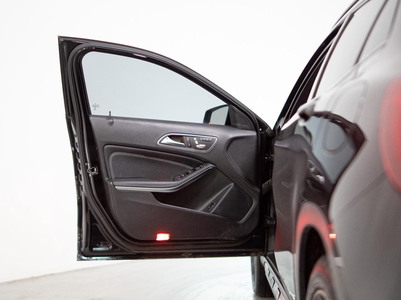 2020 Mercedes-Benz GLA 250 | AMG | PANO | WOOD TRIM Photo