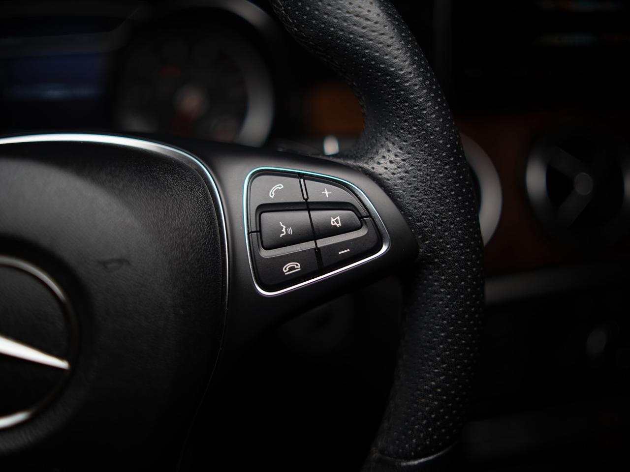 2020 Mercedes-Benz GLA 250 | AMG | PANO | WOOD TRIM Photo