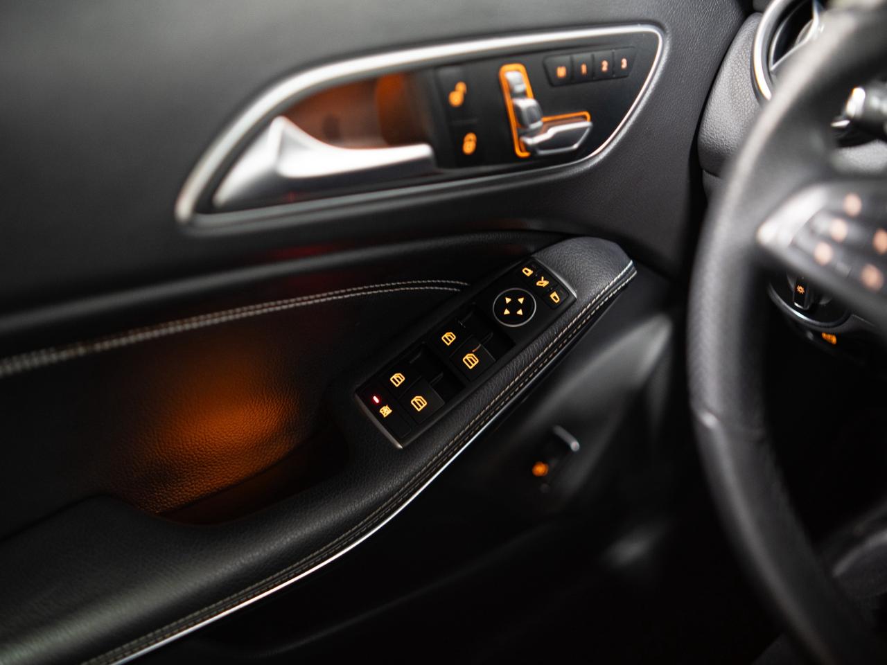 2020 Mercedes-Benz GLA 250 | AMG | PANO | WOOD TRIM Photo