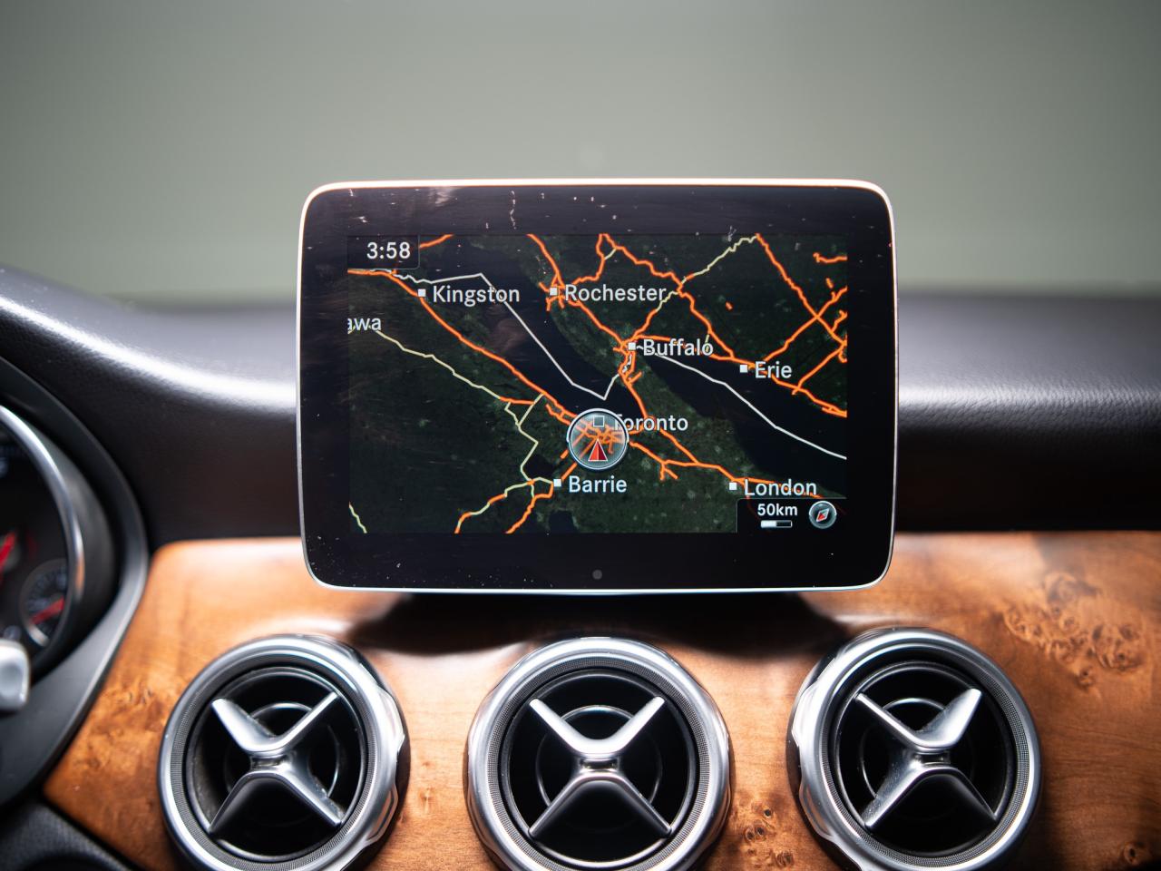 2020 Mercedes-Benz GLA 250 | AMG | PANO | WOOD TRIM Photo