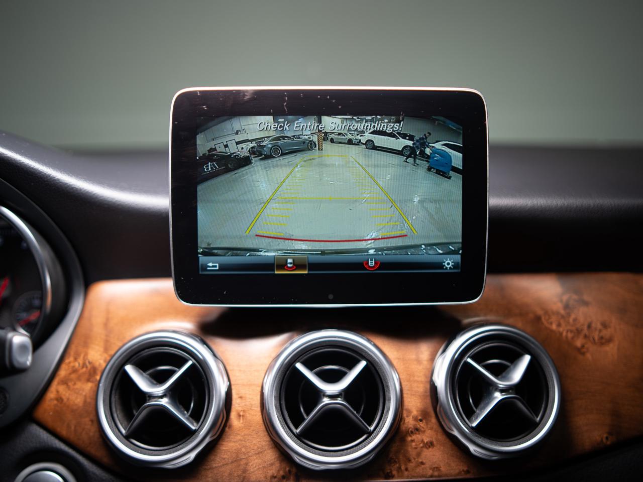 2020 Mercedes-Benz GLA 250 | AMG | PANO | WOOD TRIM Photo