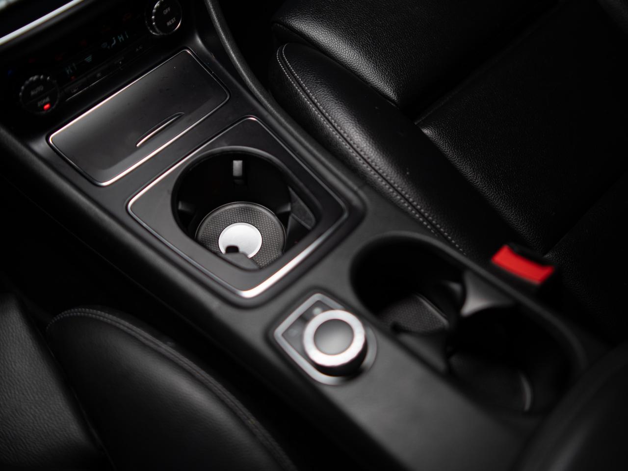 2020 Mercedes-Benz GLA 250 | AMG | PANO | WOOD TRIM Photo