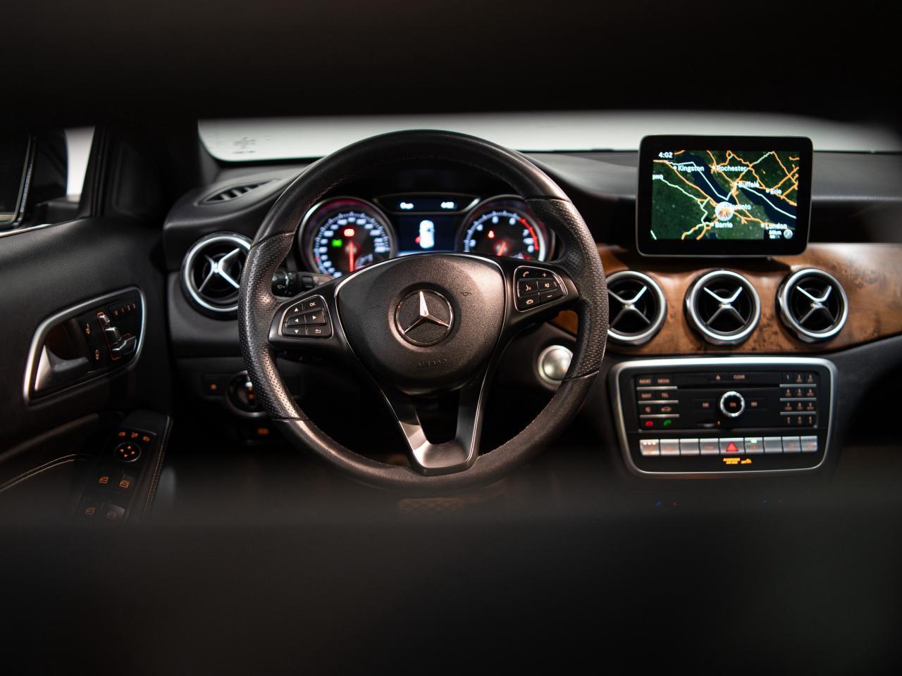2020 Mercedes-Benz GLA 250 | AMG | PANO | WOOD TRIM Photo