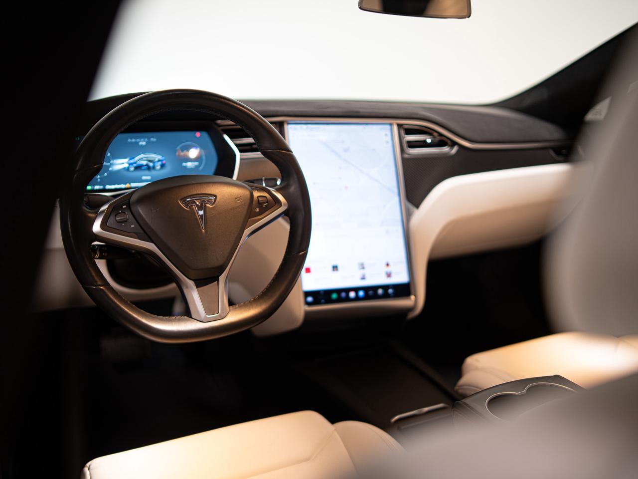 2017 Tesla Model S 75 | PANO | 19 IN Photo