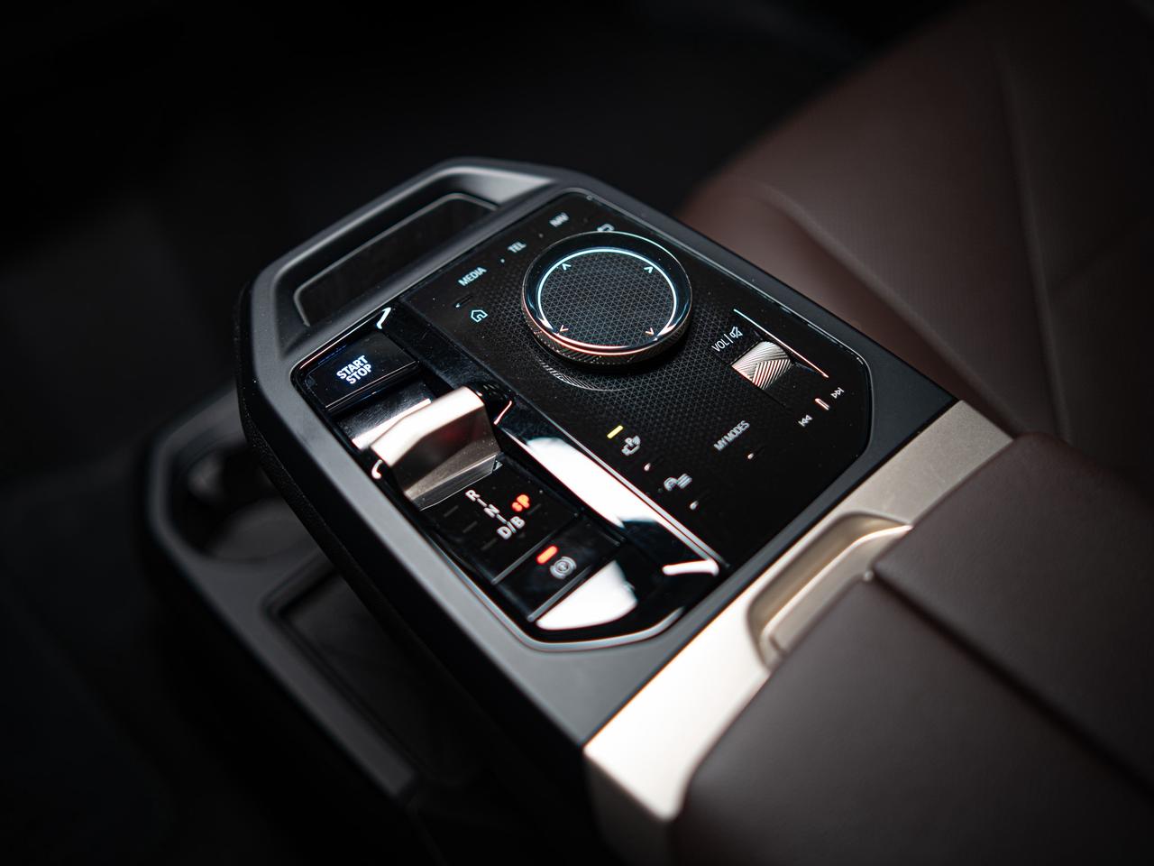 2023 BMW iX XDRIVE 50 | PREMIUM ESSENTIAL PKG | SPORT PKG Photo