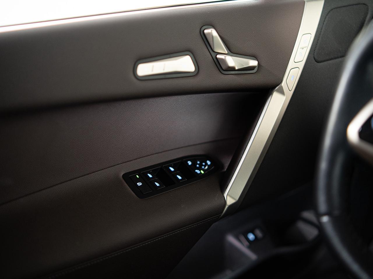 2023 BMW iX XDRIVE 50 | PREMIUM ESSENTIAL PKG | SPORT PKG Photo