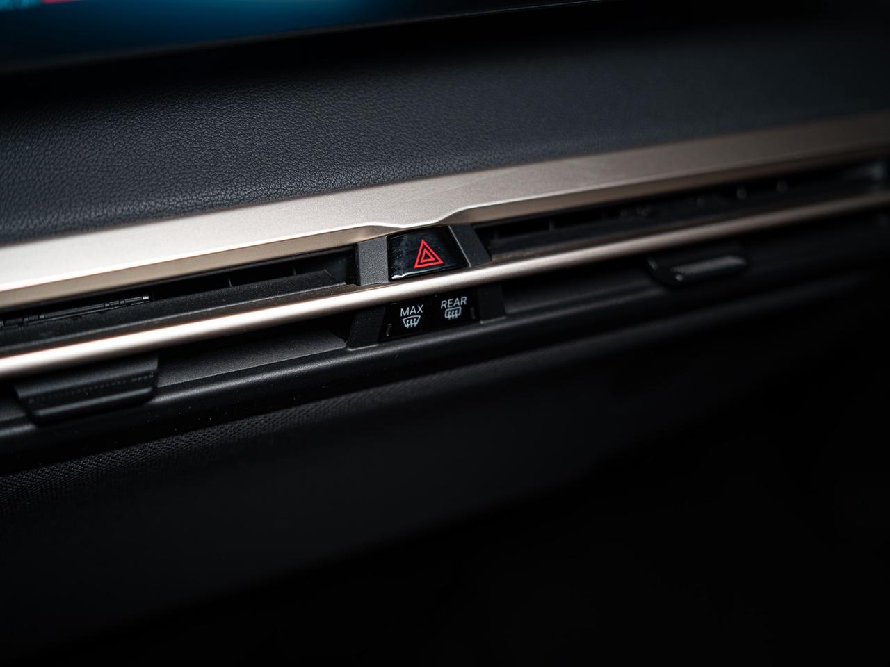 2023 BMW iX XDRIVE 50 | PREMIUM ESSENTIAL PKG | SPORT PKG Photo