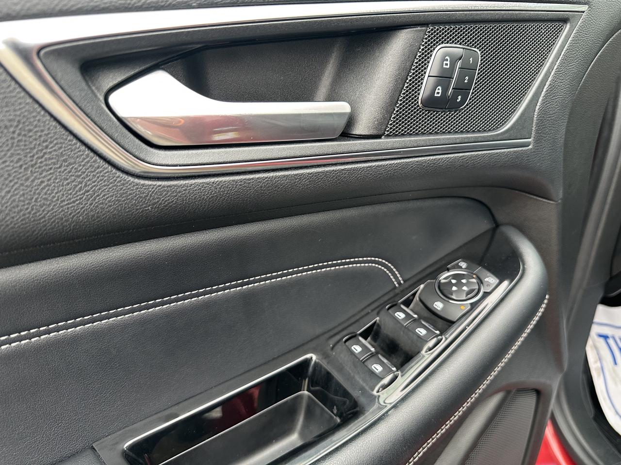 2017 Ford Edge TITANIUM/TOP OF THE LINE/RARE FIND! GREAT PRICE!!! Photo