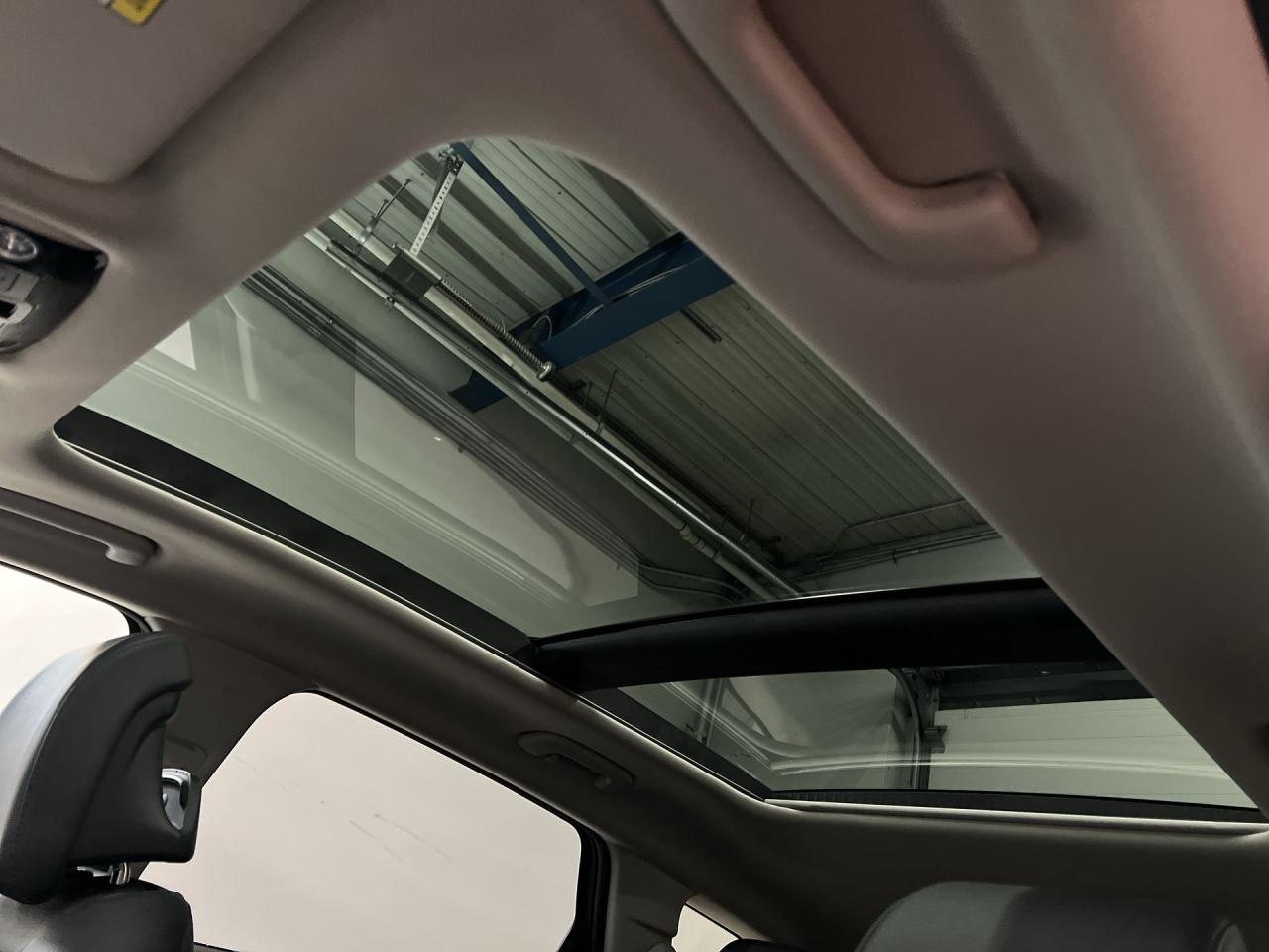 2023 Kia Sportage EX AWD | HTD LEATHER | PANO ROOF | CARPLAY | NAV Photo2