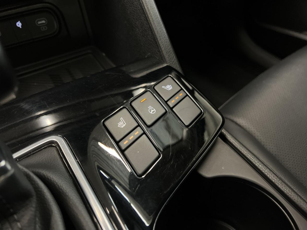 2023 Kia Sportage EX AWD | HTD LEATHER | PANO ROOF | CARPLAY | NAV Photo3