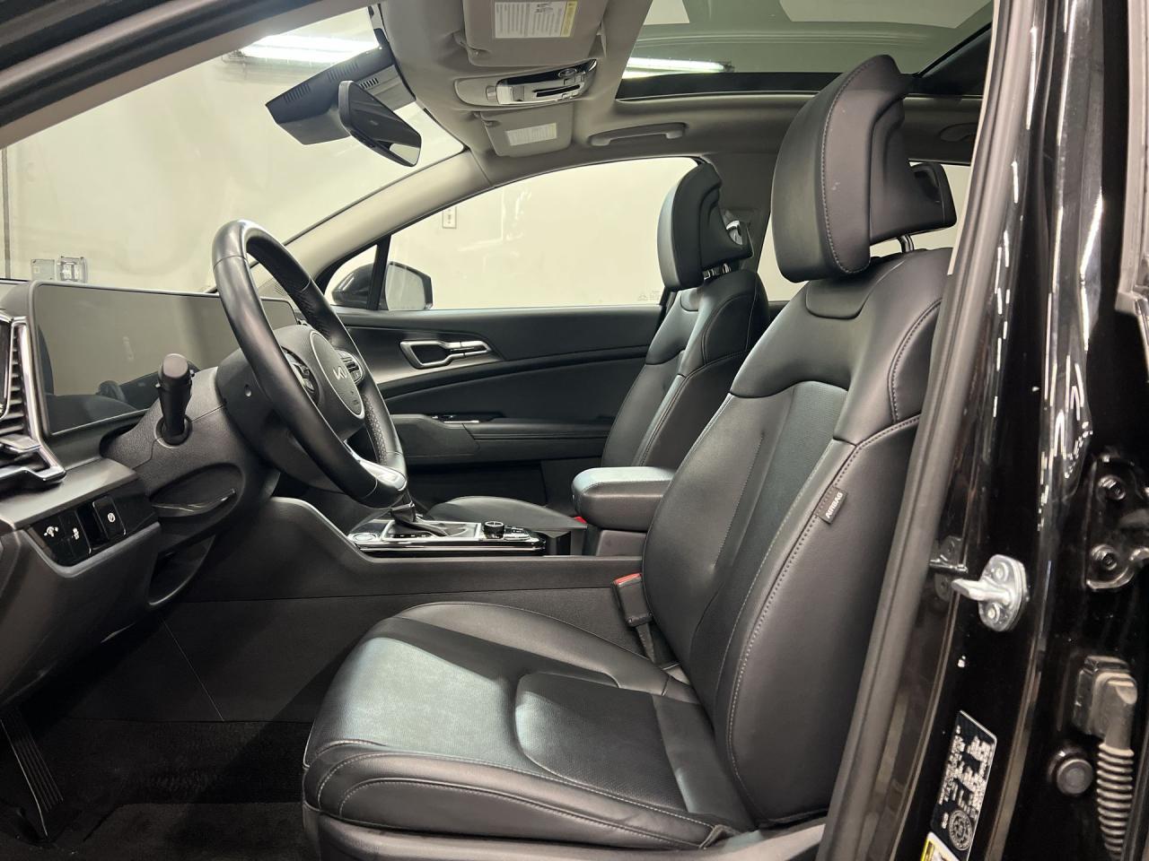 2023 Kia Sportage EX AWD | HTD LEATHER | PANO ROOF | CARPLAY | NAV Photo
