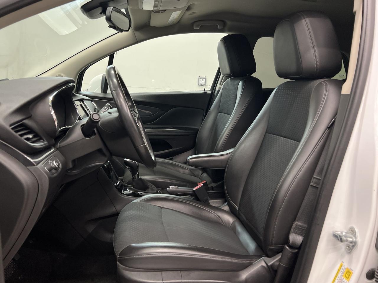 2022 Buick Encore AWD | CARPLAY |Leather | BLIND SPOT |REAR CAM |A/C Photo