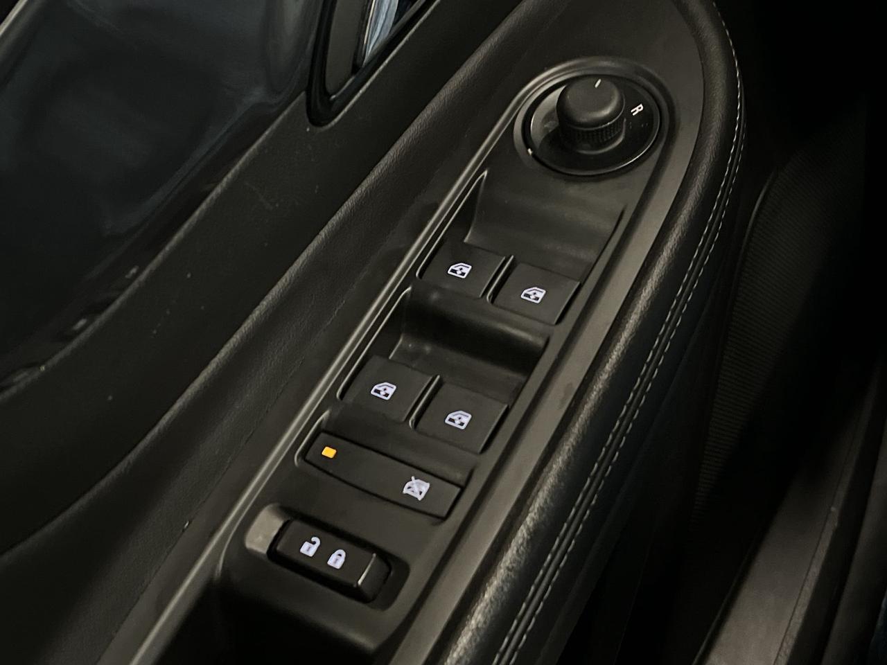 2022 Buick Encore AWD | CARPLAY |Leather | BLIND SPOT |REAR CAM |A/C Photo