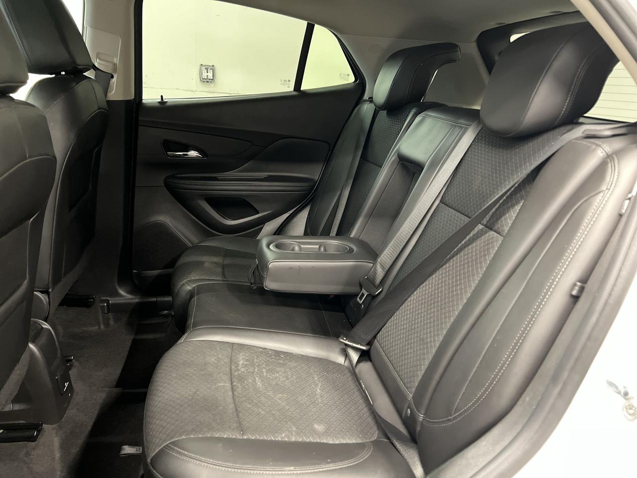 2022 Buick Encore AWD | CARPLAY |Leather | BLIND SPOT |REAR CAM |A/C Photo