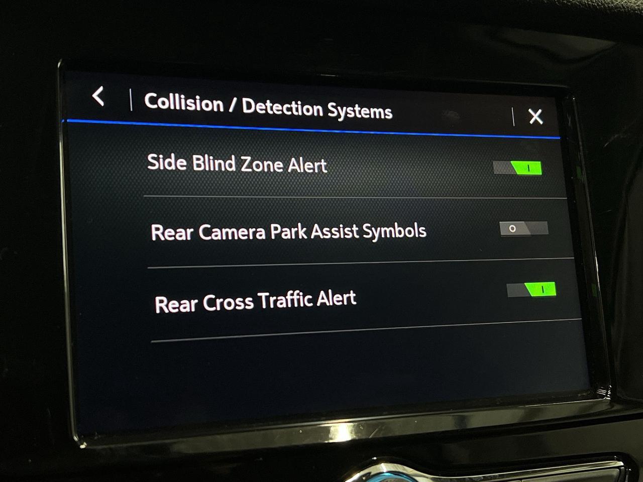 2022 Buick Encore AWD | CARPLAY |Leather | BLIND SPOT |REAR CAM |A/C Photo