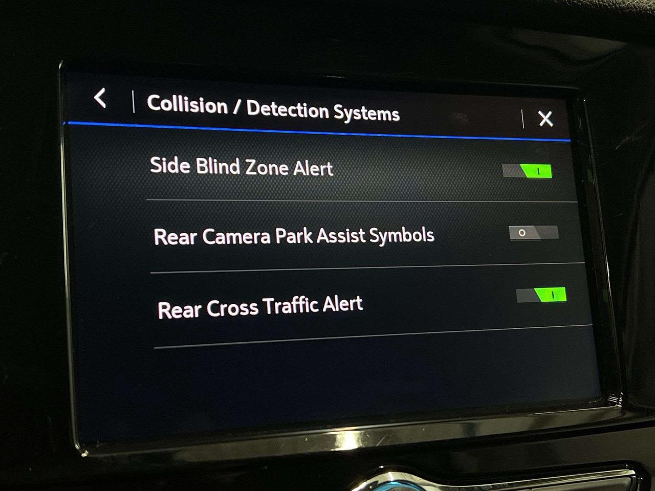 2022 Buick Encore AWD | CARPLAY |Leather | BLIND SPOT |REAR CAM |A/C Photo