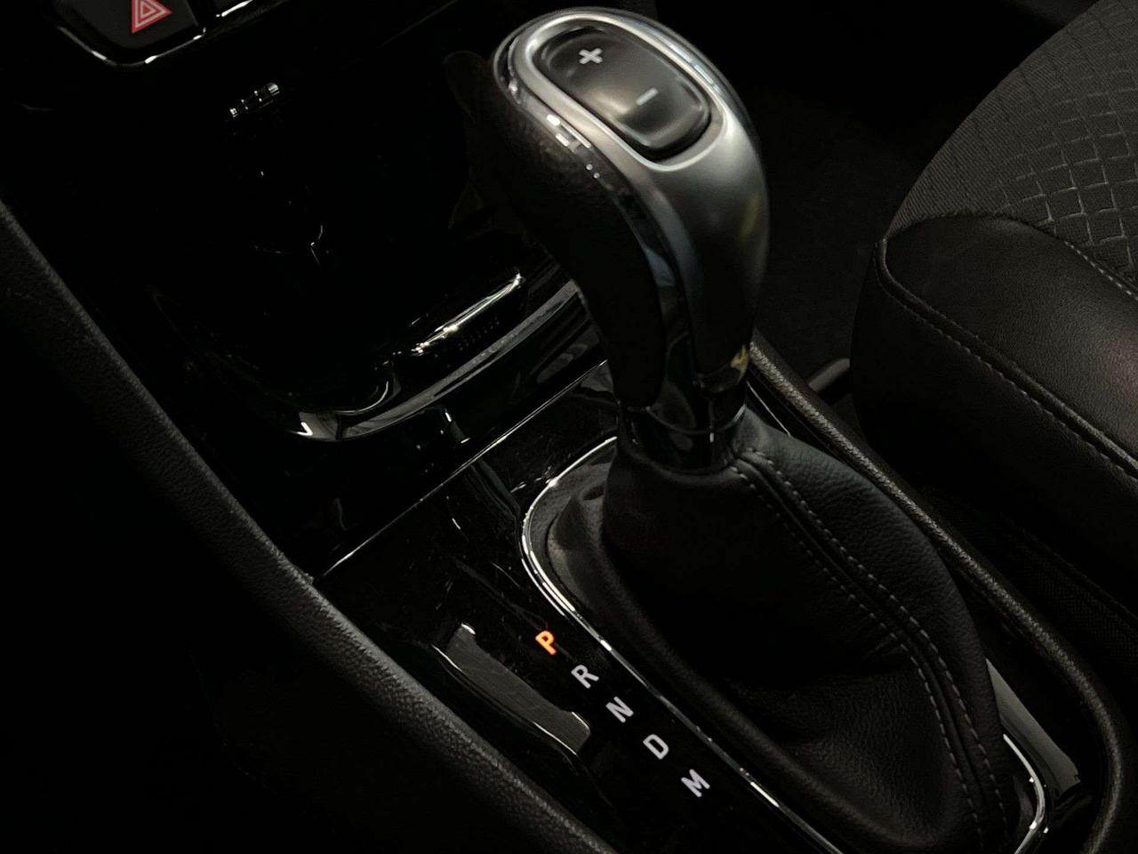 2022 Buick Encore AWD | CARPLAY |Leather | BLIND SPOT |REAR CAM |A/C Photo
