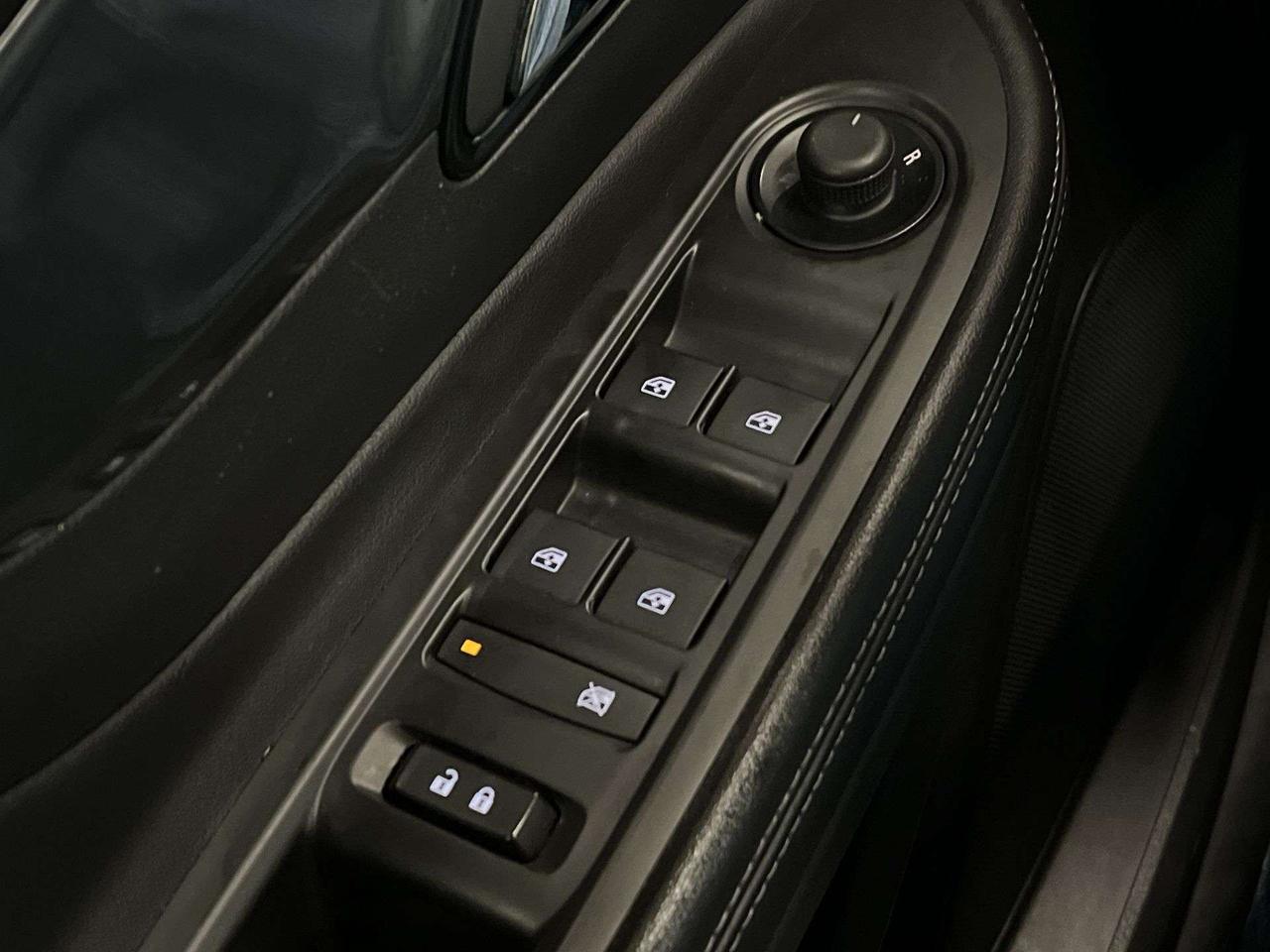 2022 Buick Encore AWD | CARPLAY |Leather | BLIND SPOT |REAR CAM |A/C Photo