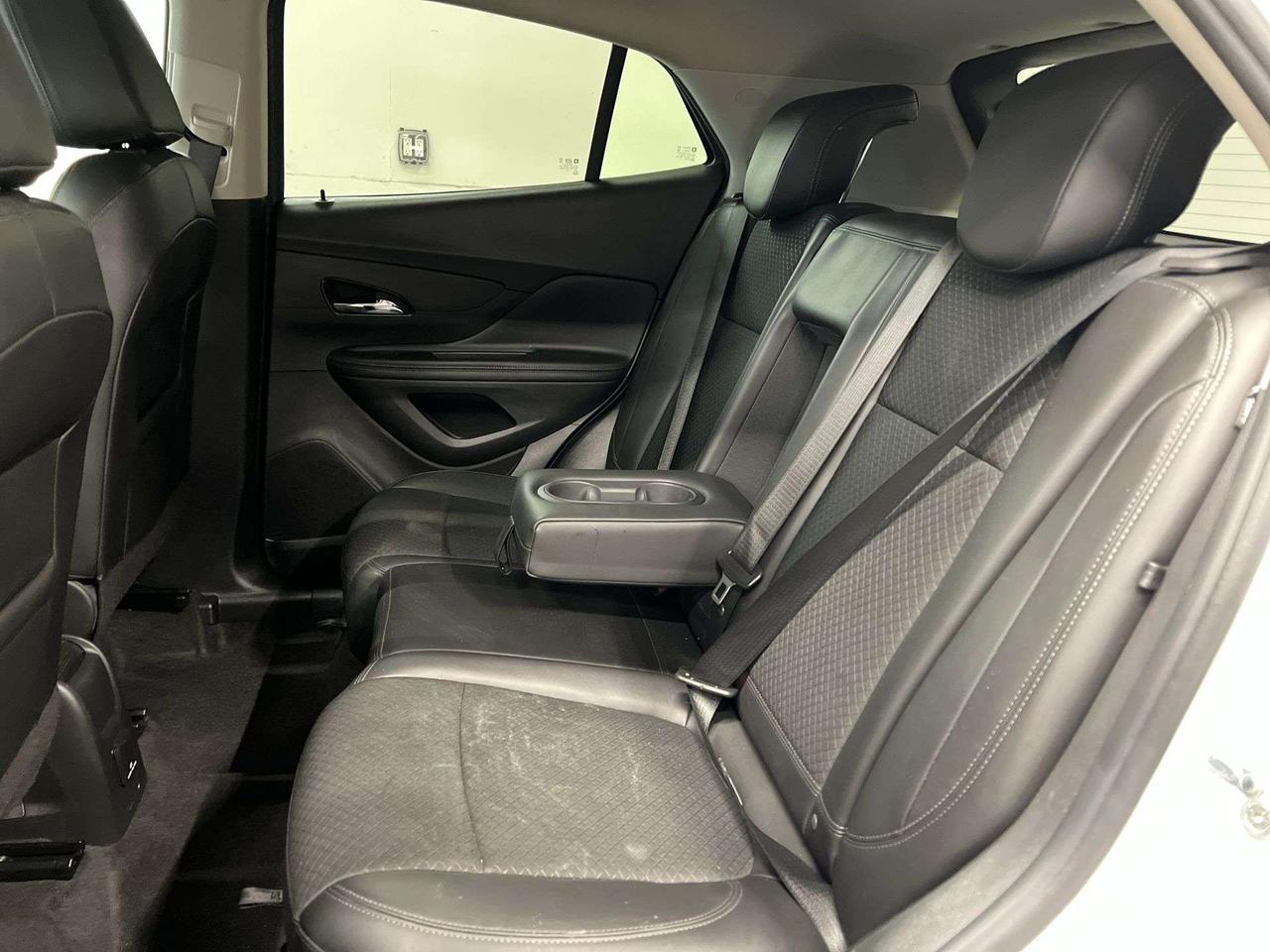 2022 Buick Encore AWD | CARPLAY |Leather | BLIND SPOT |REAR CAM |A/C Photo