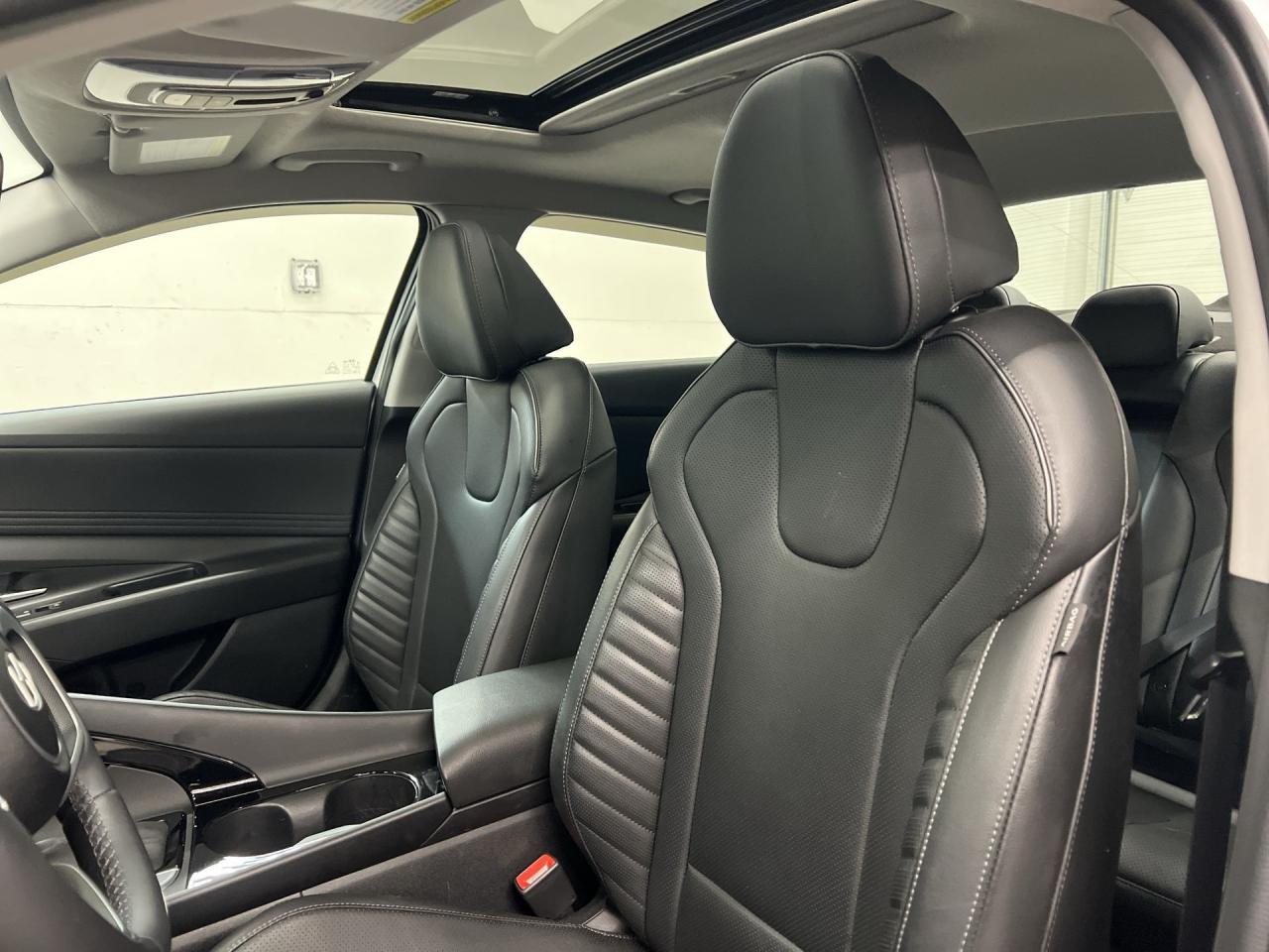 2024 Hyundai Elantra LUXURY |HTD LEATHER | SUNROOF |REMOTE START | A/C Photo