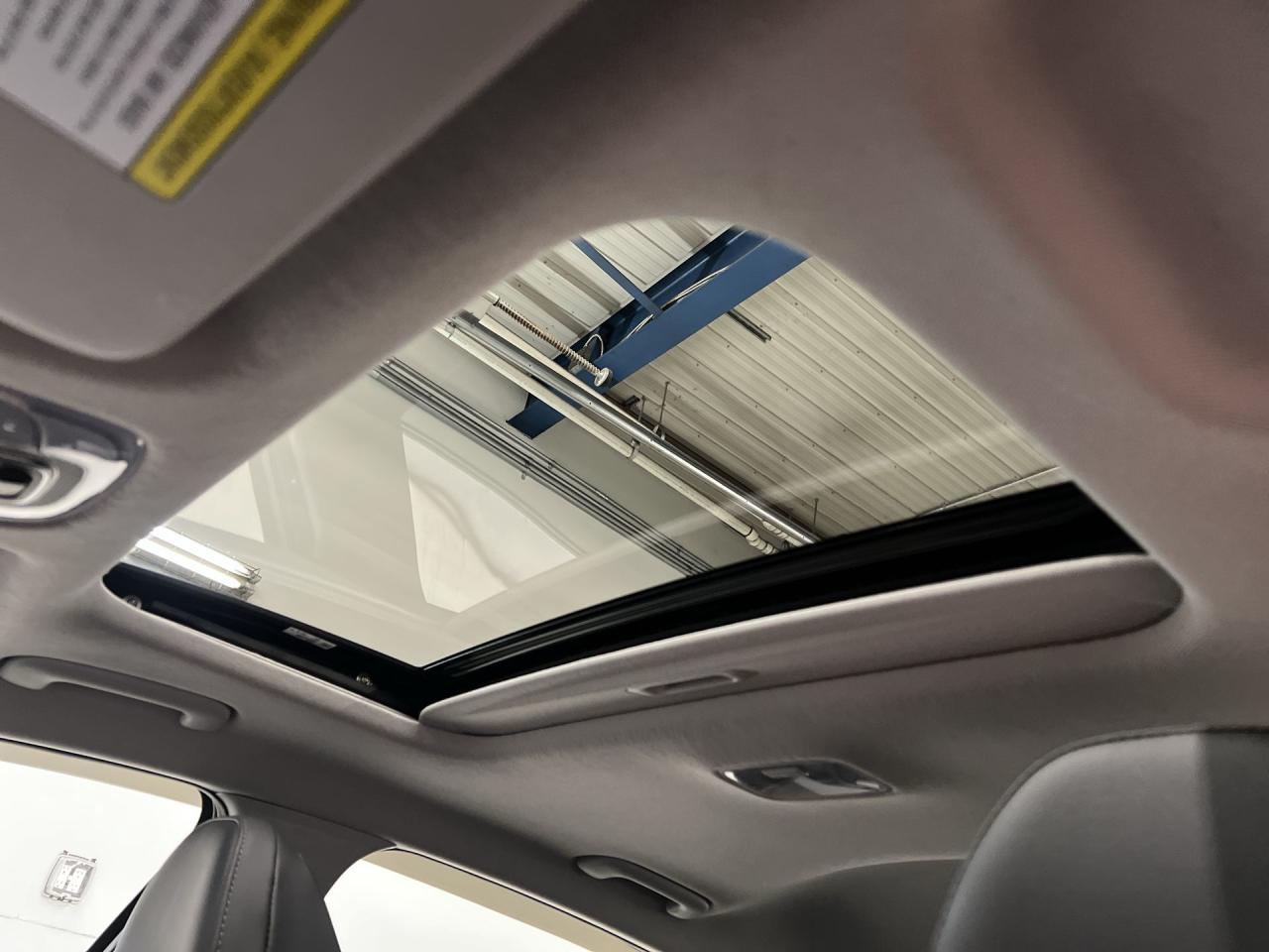 2024 Hyundai Elantra LUXURY |HTD LEATHER | SUNROOF |REMOTE START | A/C Photo