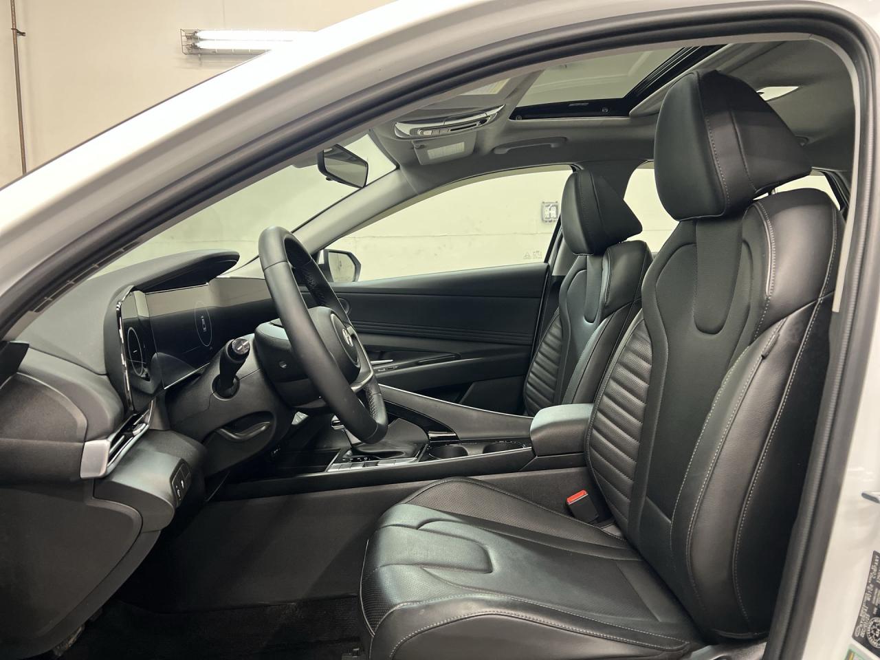 2024 Hyundai Elantra LUXURY |HTD LEATHER | SUNROOF |REMOTE START | A/C Photo