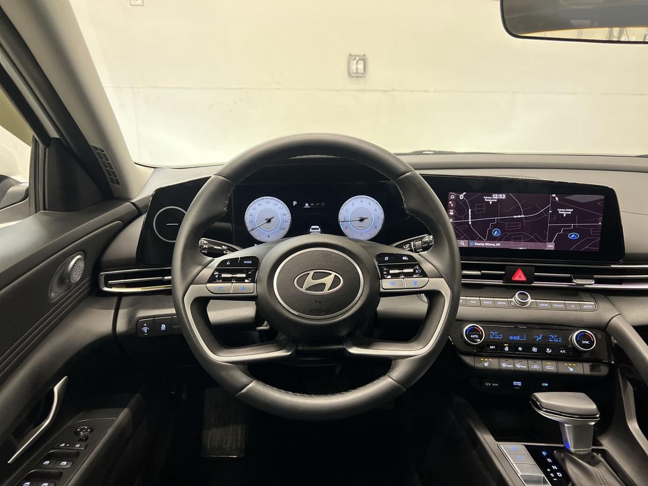 2024 Hyundai Elantra LUXURY |HTD LEATHER | SUNROOF |REMOTE START | A/C Photo