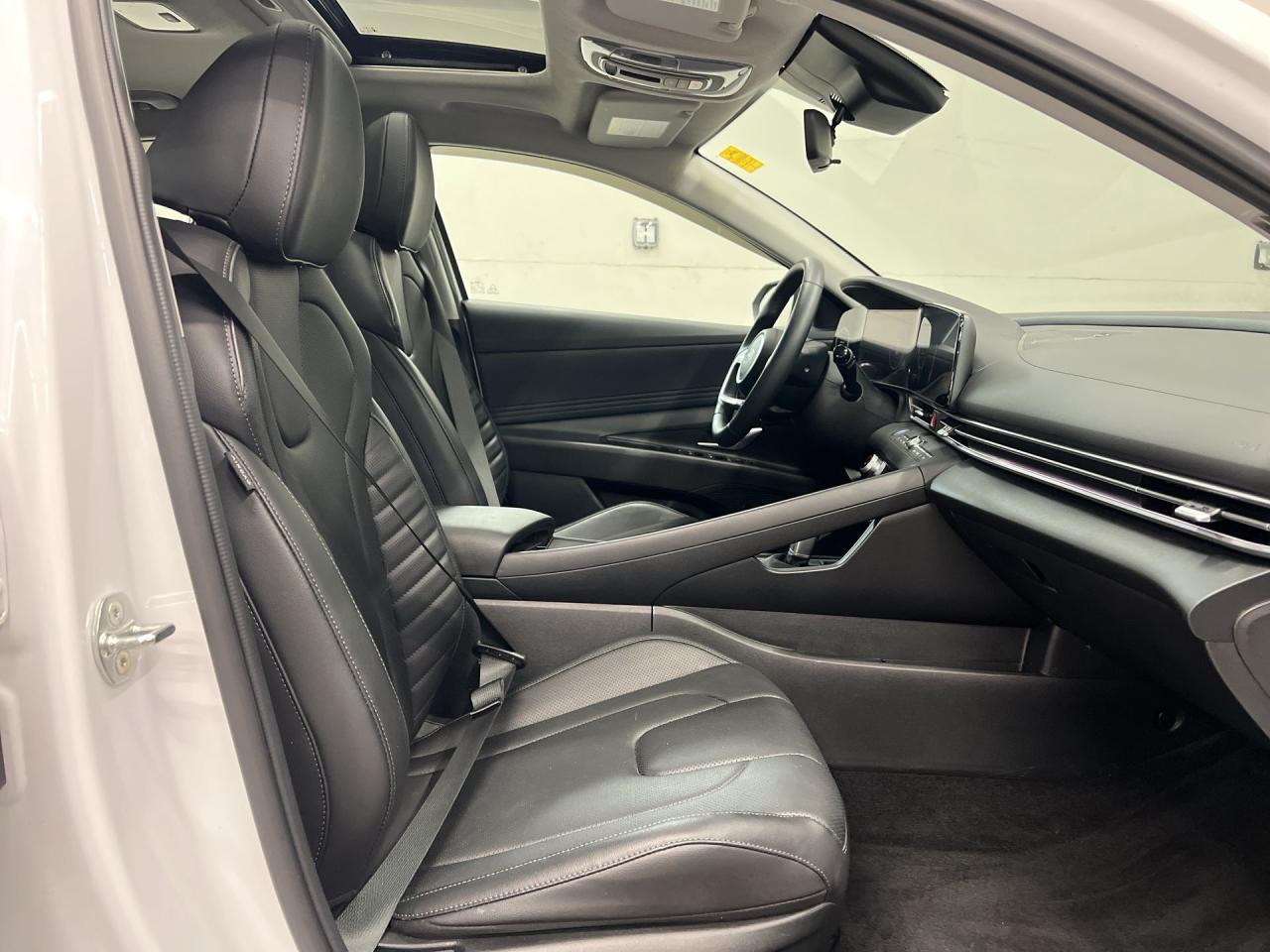 2024 Hyundai Elantra LUXURY |HTD LEATHER | SUNROOF |REMOTE START | A/C Photo