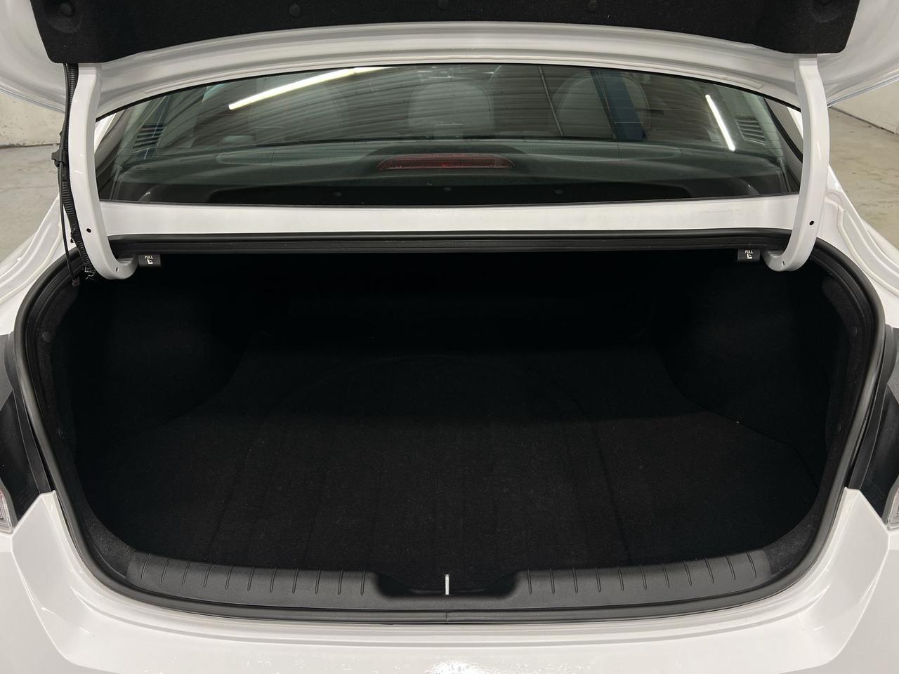 2024 Hyundai Elantra LUXURY |HTD LEATHER | SUNROOF |REMOTE START | A/C Photo