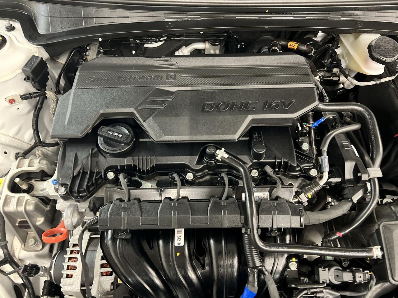2024 Hyundai Elantra LUXURY |HTD LEATHER | SUNROOF |REMOTE START | A/C Photo