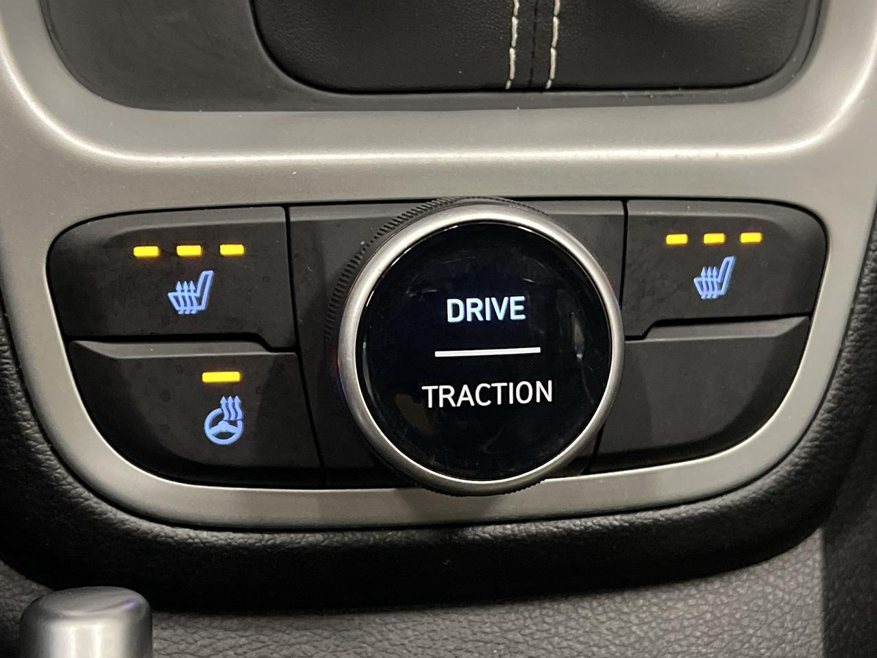 2024 Hyundai Venue PREFERRED |HTD SEATS |CARPLAY | REMOTE START | A/C Photo