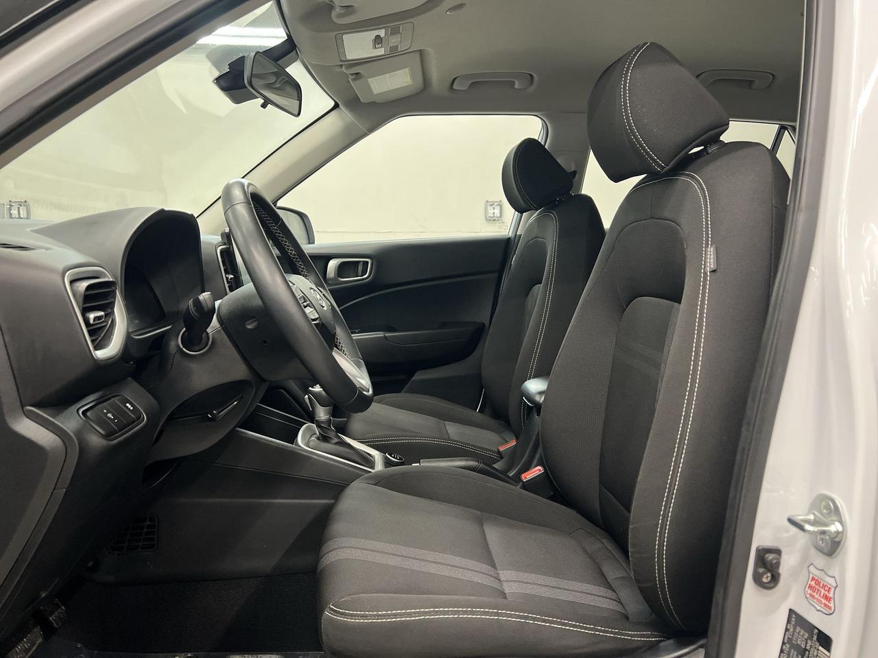 2024 Hyundai Venue PREFERRED |HTD SEATS |CARPLAY | REMOTE START | A/C Photo
