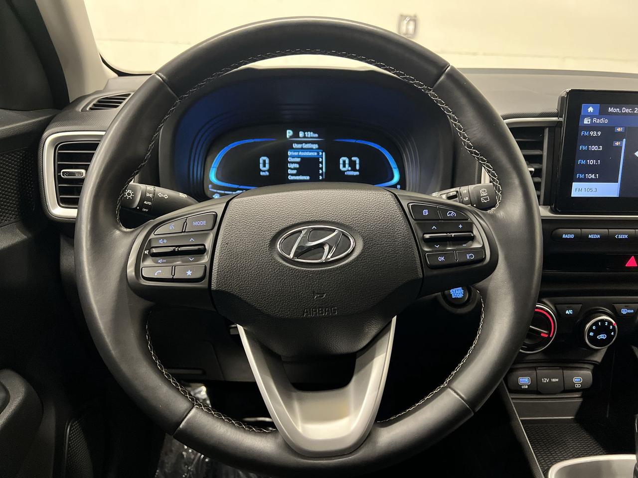 2024 Hyundai Venue PREFERRED |HTD SEATS |CARPLAY | REMOTE START | A/C Photo