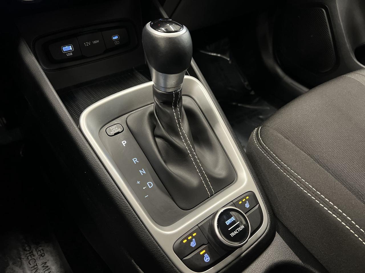 2024 Hyundai Venue PREFERRED |HTD SEATS |CARPLAY | REMOTE START | A/C Photo