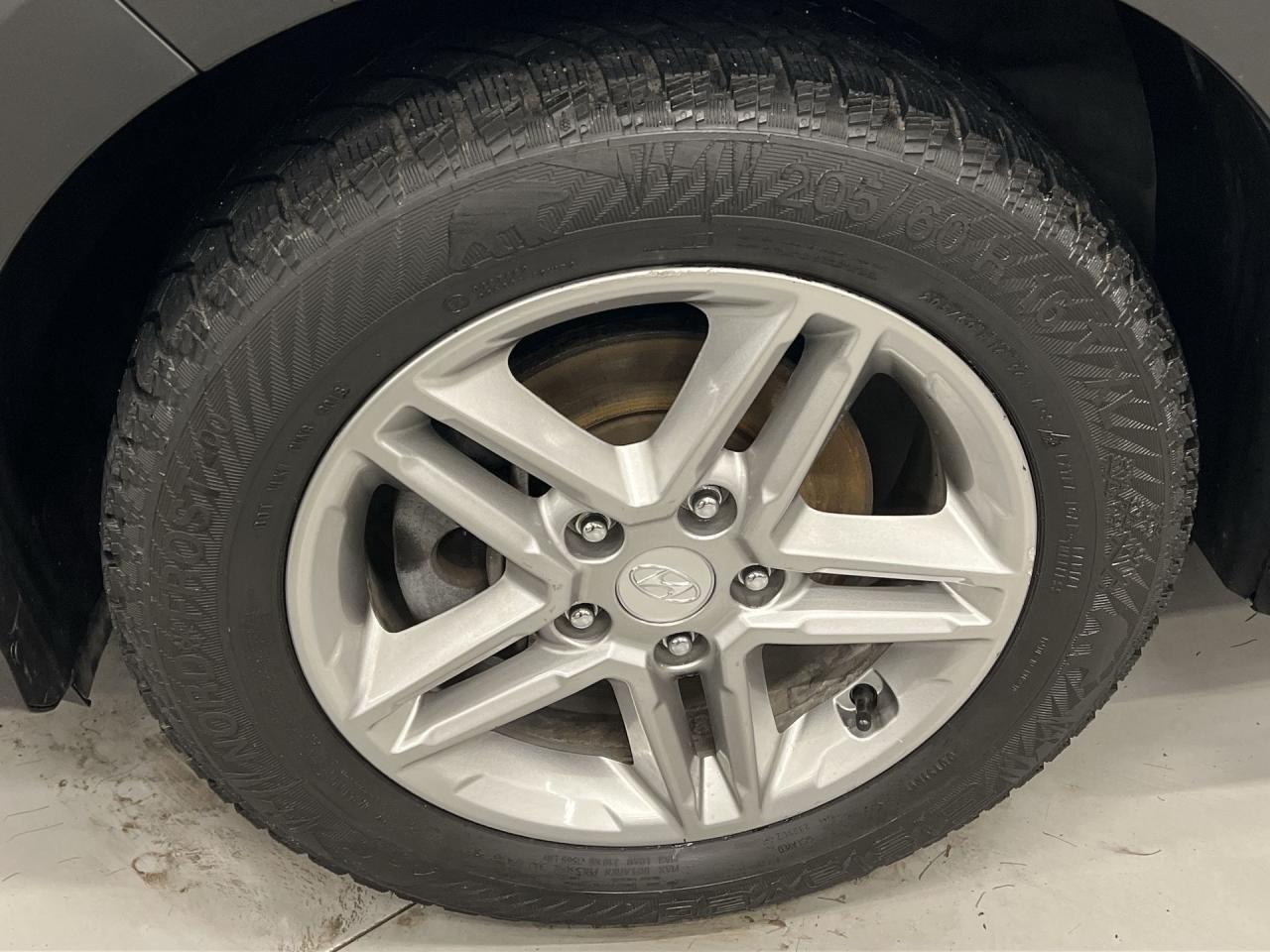 2020 Hyundai KONA LOW KMS| HEATED SEATS | ALLOYS | CARPLAY |REAR CAM Photo