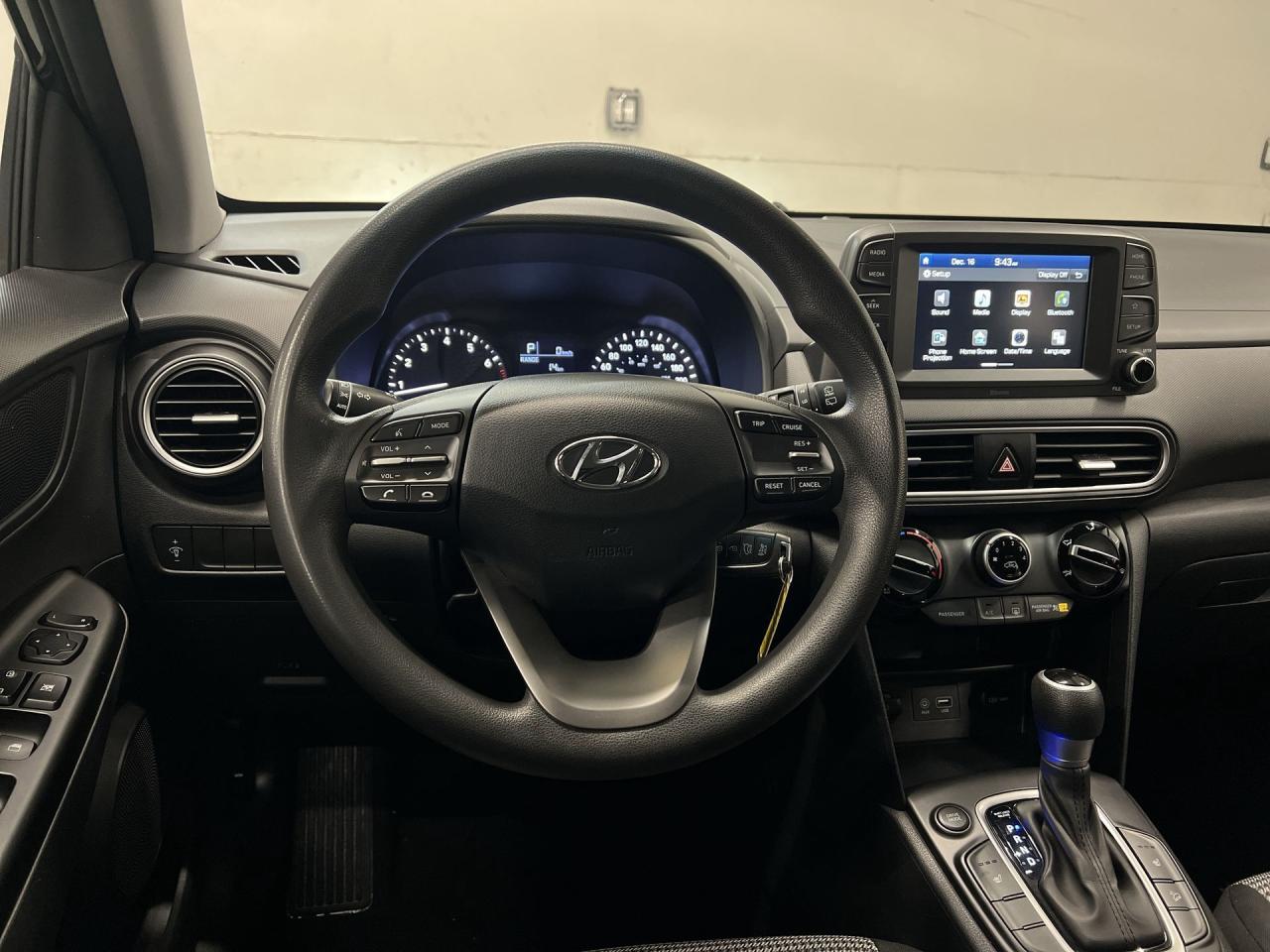 2020 Hyundai KONA LOW KMS| HEATED SEATS | ALLOYS | CARPLAY |REAR CAM Photo