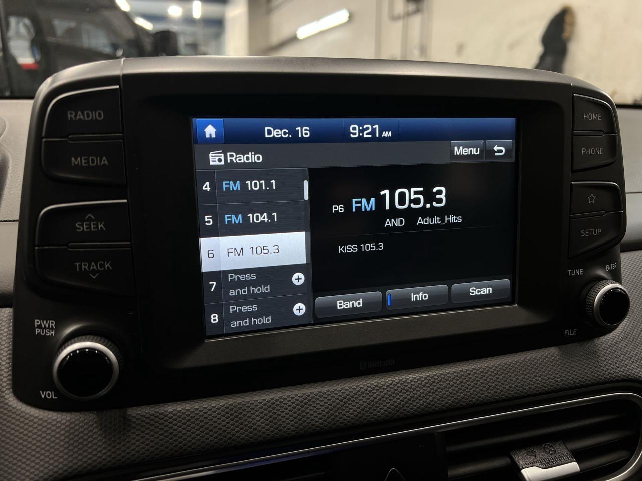 2020 Hyundai KONA LOW KMS| HEATED SEATS | ALLOYS | CARPLAY |REAR CAM Photo